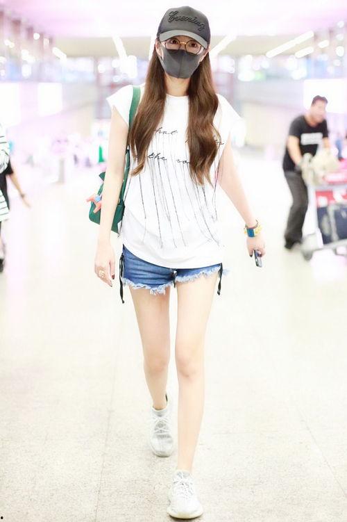 明星三叶草街拍,三叶草街头的时尚演绎