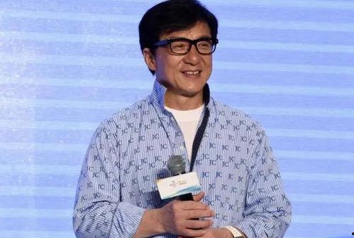 成龙早期生活照,从街头小子到国际巨星，早期生活照见证成长历程