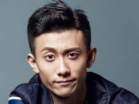 痞气明星,叛逆魅力，闪耀娱乐圈